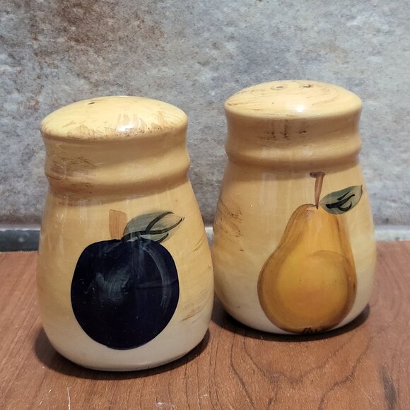 Vintage Salt and Pepper Shakers Fruit Design No Bottom Cork Stoppers - Picture 9 of 10